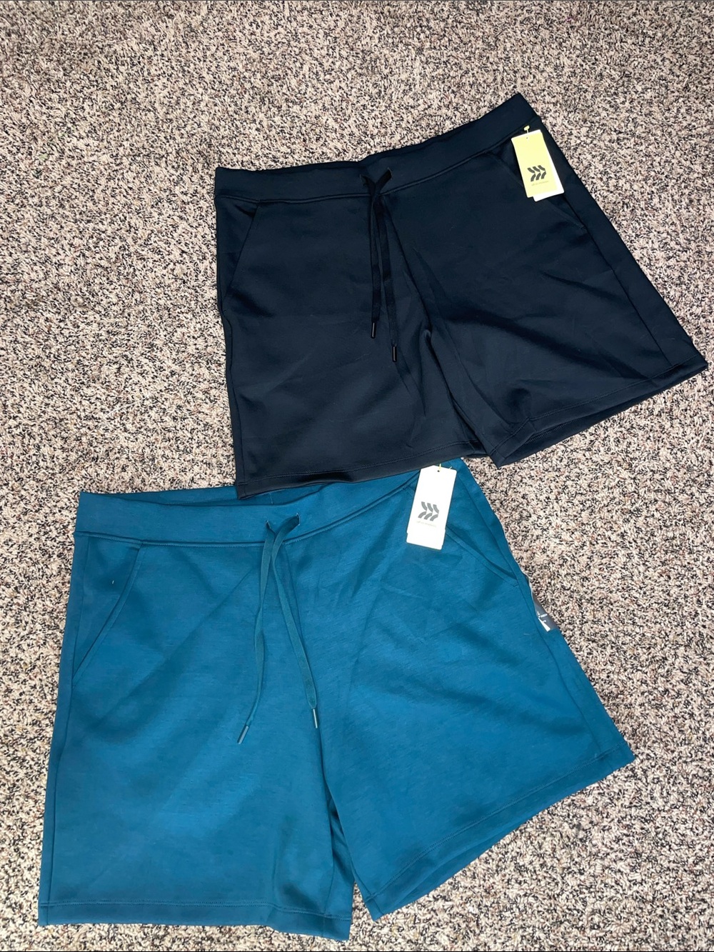 All In Motion Men’s Sleek Spacer Active Shorts Teal/Black Sz L NWT
